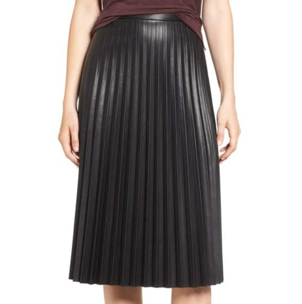 Trouve Faux Leather Pleated Skirt Size M(8-10)